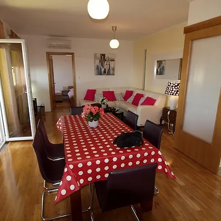Apartment Jakov *