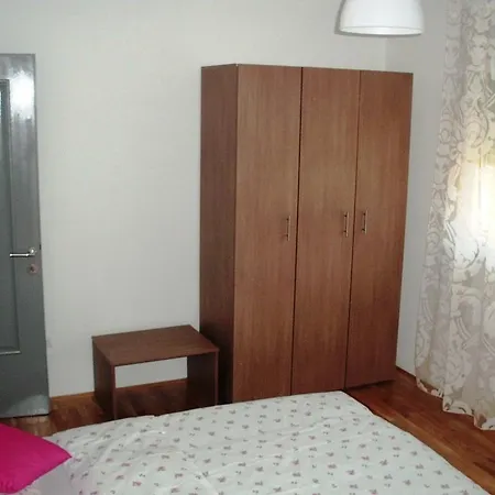 Jakov *