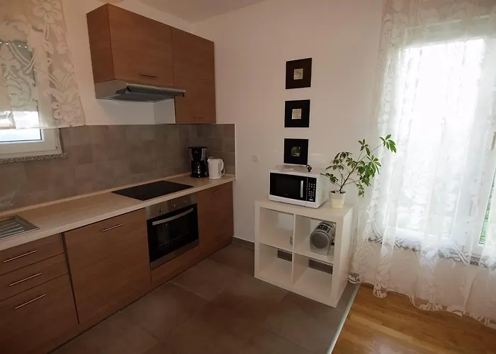 Jakov Apartamento